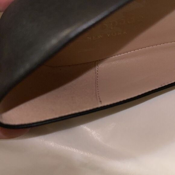 Kate Spade 9.5 Phoebe Black Gold Tone Link Hardware Black Leather Flats - Picture 13 of 14